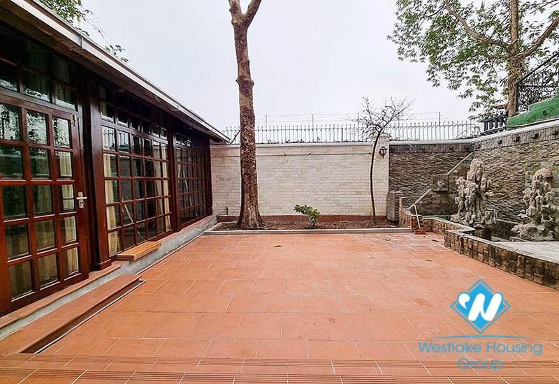Beautiful 5 bedrooms house for rent in CIputra Compound 